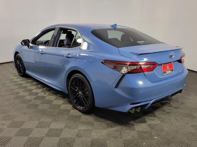 2024 toyota camry hybrid se