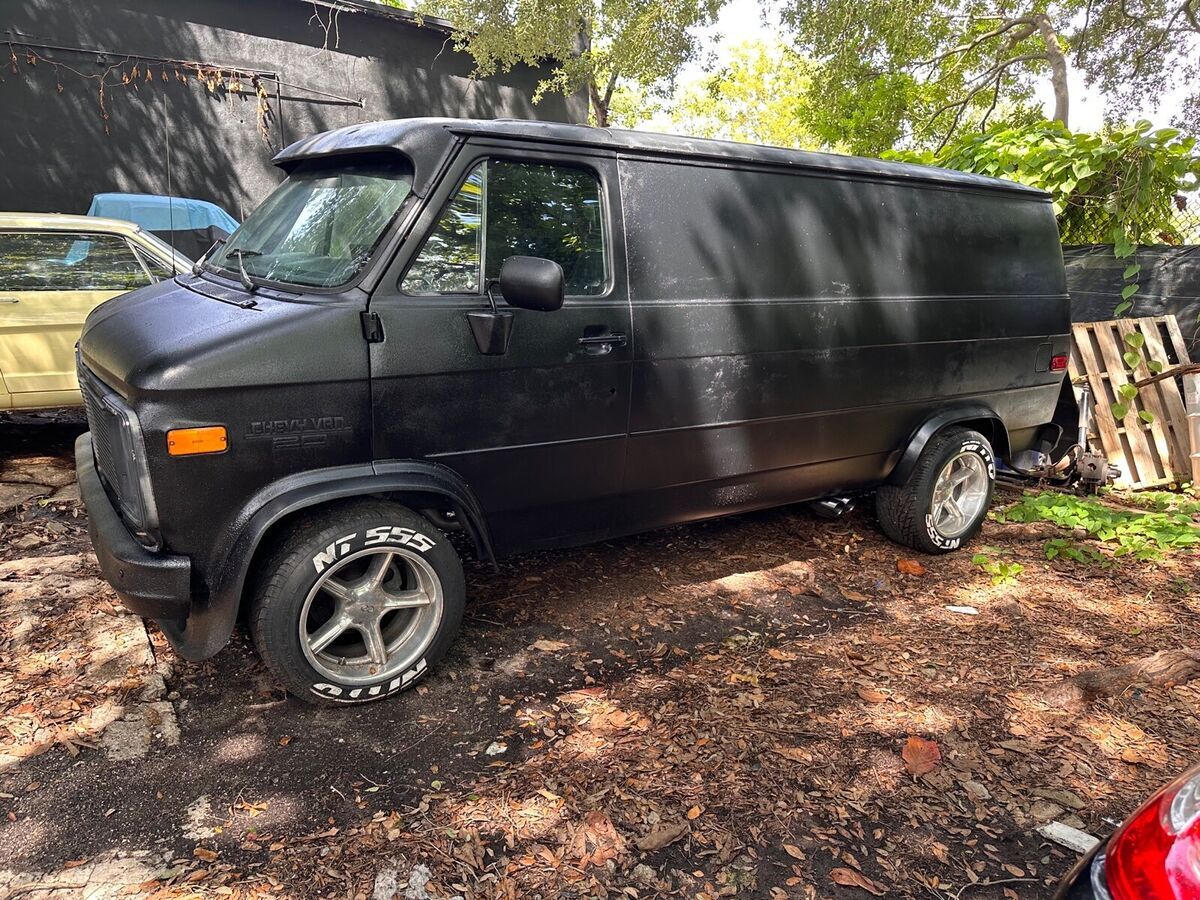 1991 chevrolet g20 van black rwd automatic