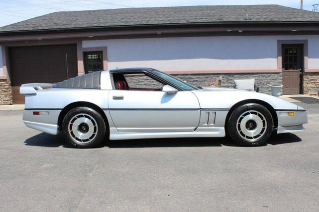 1985 chevrolet corvette base
