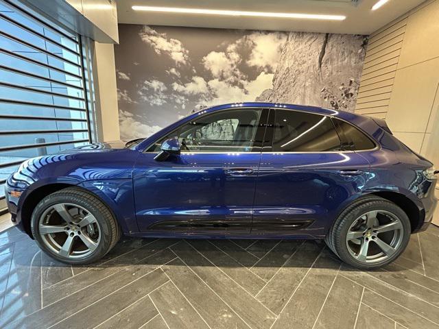 2022 porsche macan base