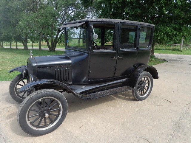 1924 model t fordor sedan