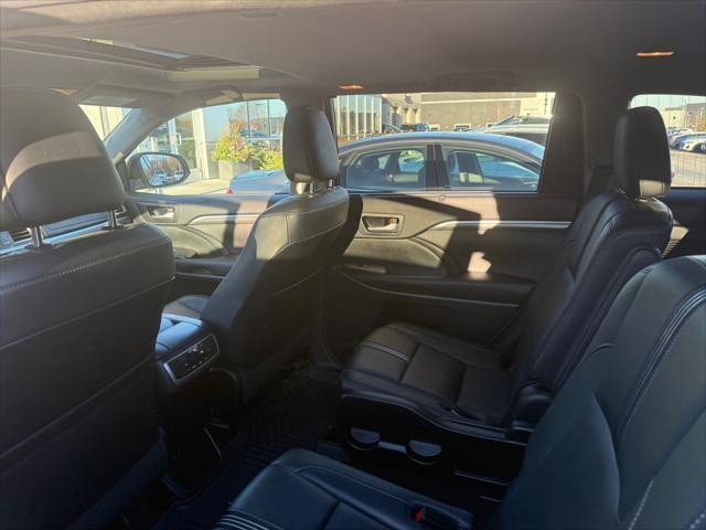 2017 toyota highlander se