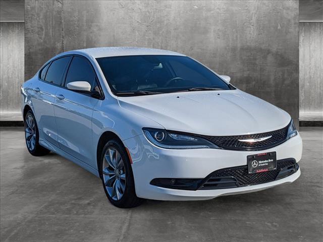 2015 chrysler 200 s