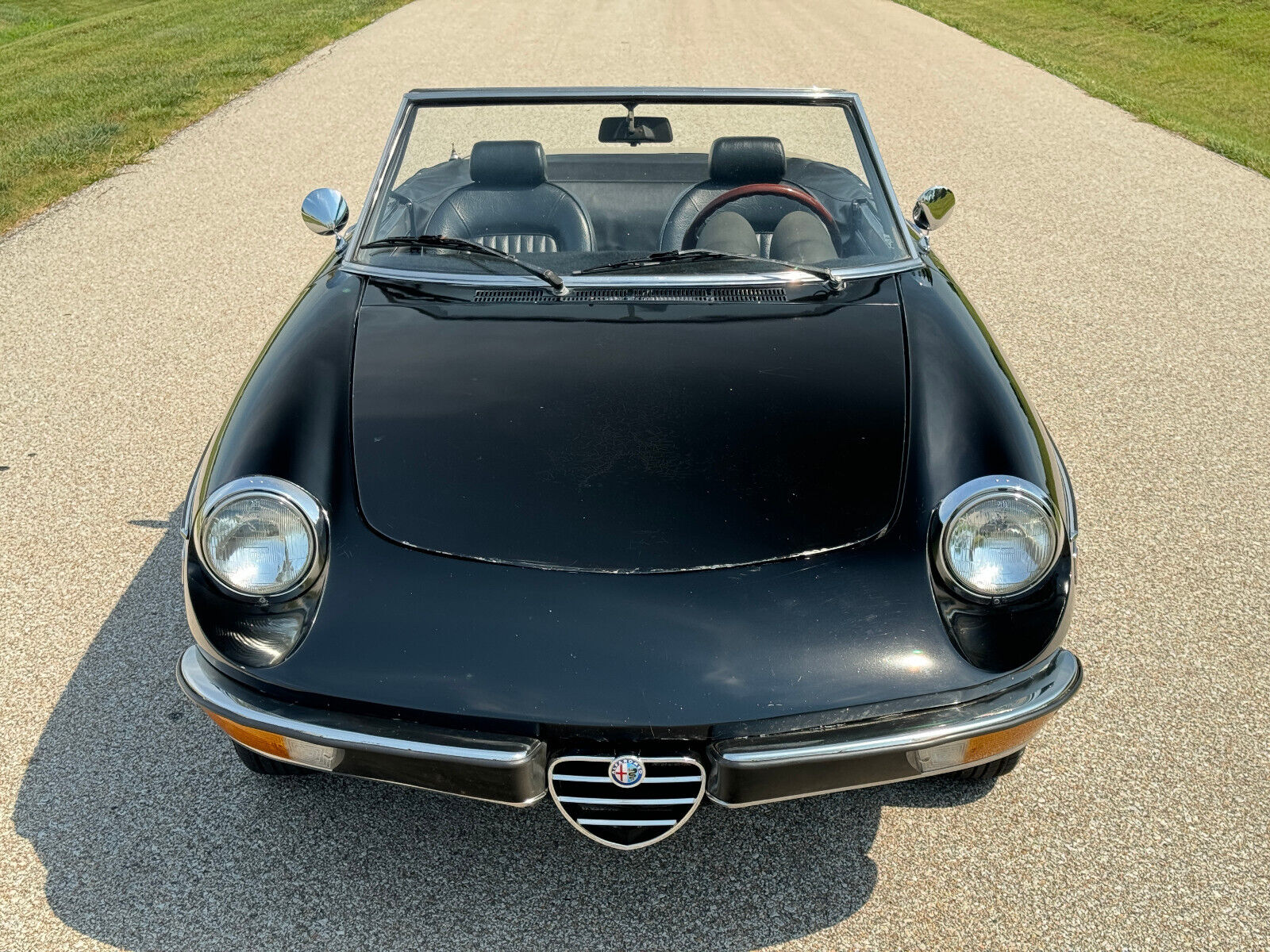 1976 alfa romeo spider iniezione, 2000cc, 5spd, black, runs & drives well