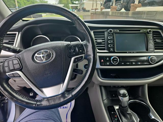 2017 toyota highlander limited