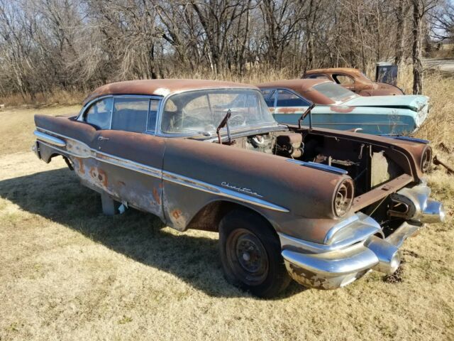 1957 pontiac chieftain catalina 2-door hardtop