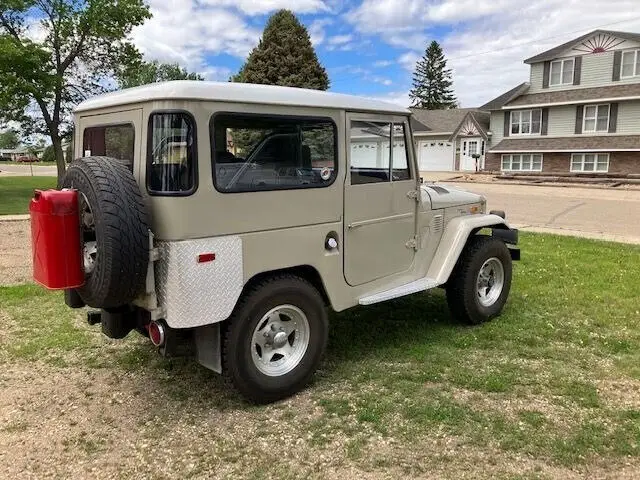 1972 toyota fj40 land cruiser 350 v-8 3 speed ultra mags