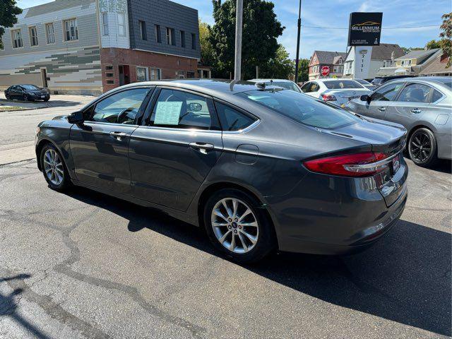2017 ford fusion se