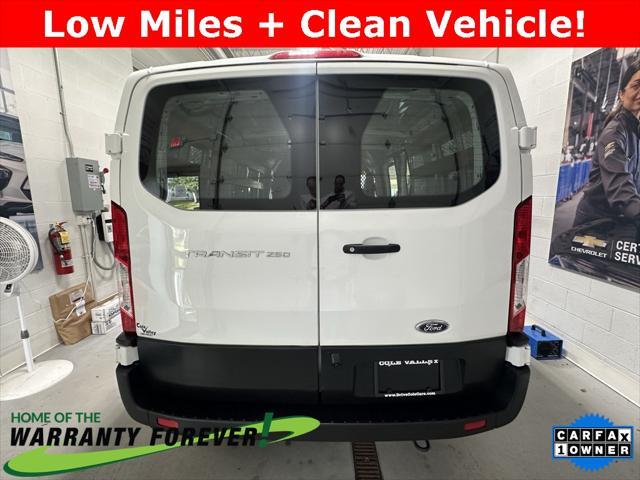 2022 ford transit-150 base