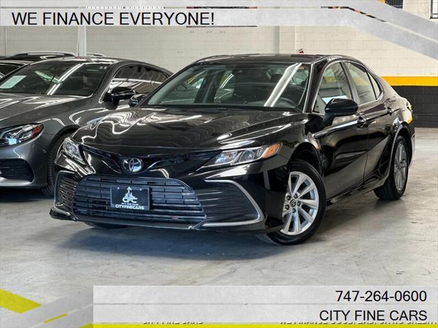2022 toyota camry le