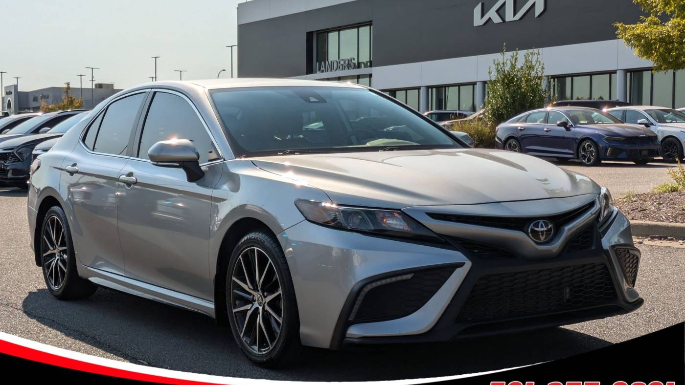 2023 toyota camry se