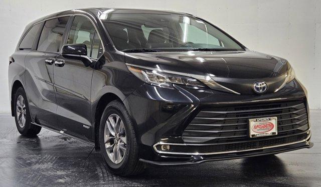 2021 toyota sienna xle