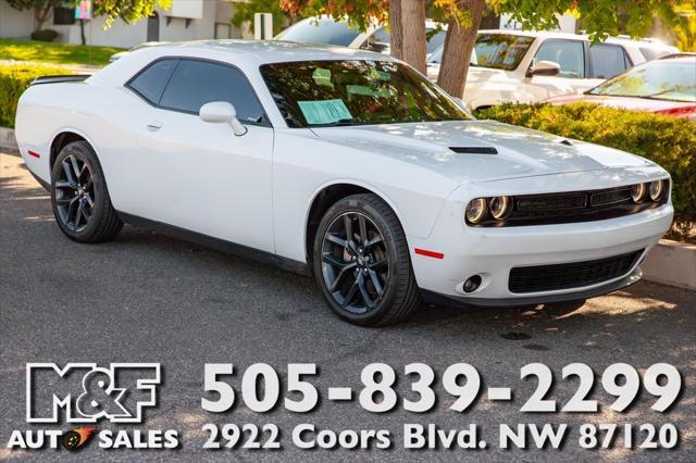 2022 dodge challenger sxt