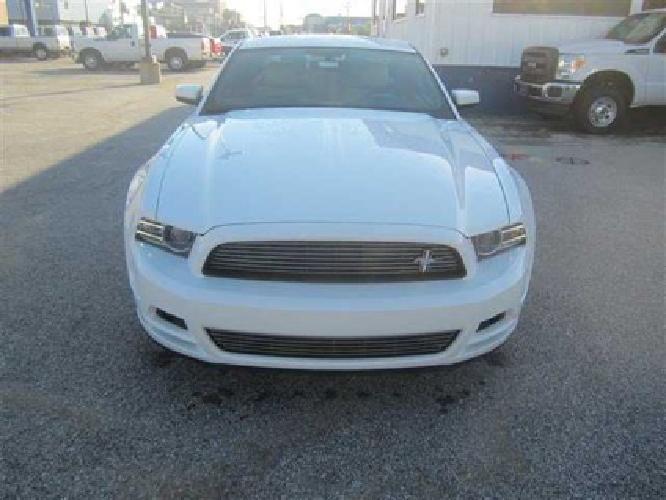 2014 ford mustang v6 premium in evansville, in