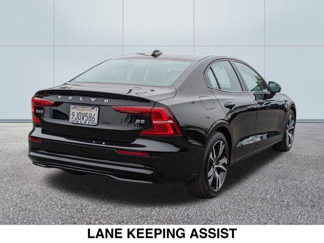 2024 volvo s60 b5 plus dark theme