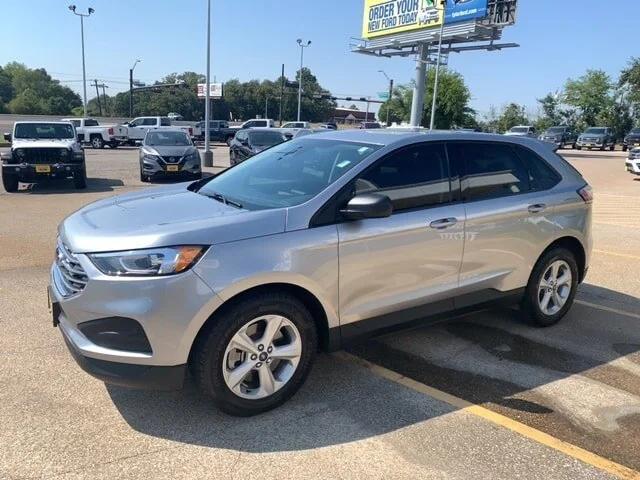 2021 ford edge se