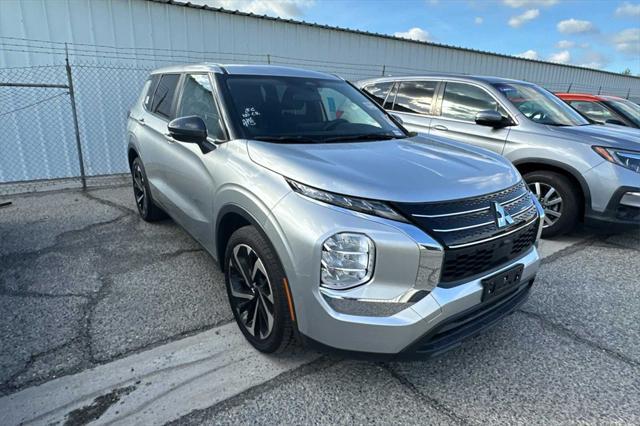 2022 mitsubishi outlander es