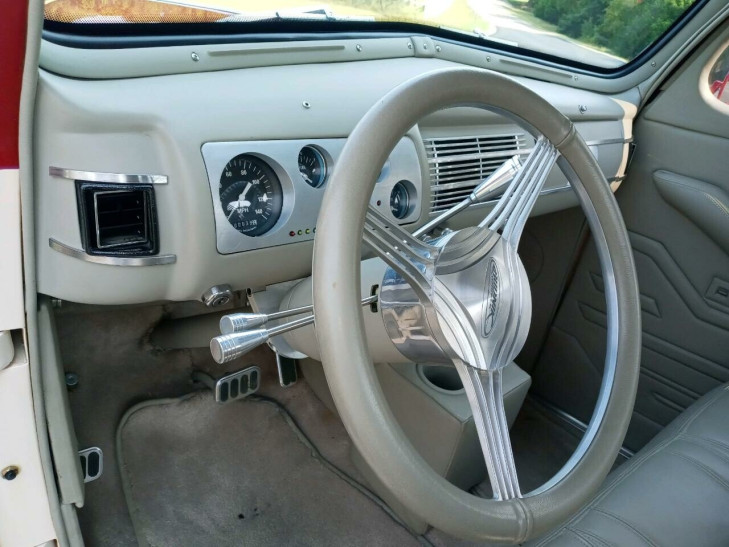 ford deluxe