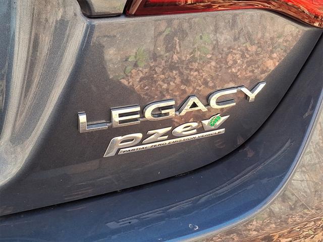 2017 subaru legacy base
