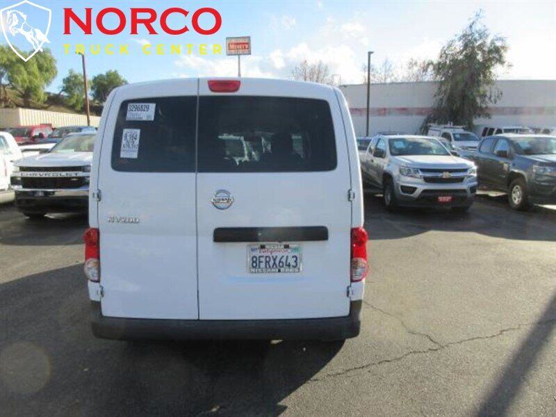 2018 nissan nv 200 s
