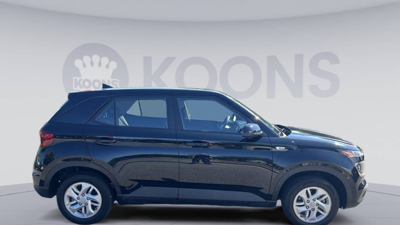 2022 hyundai venue se