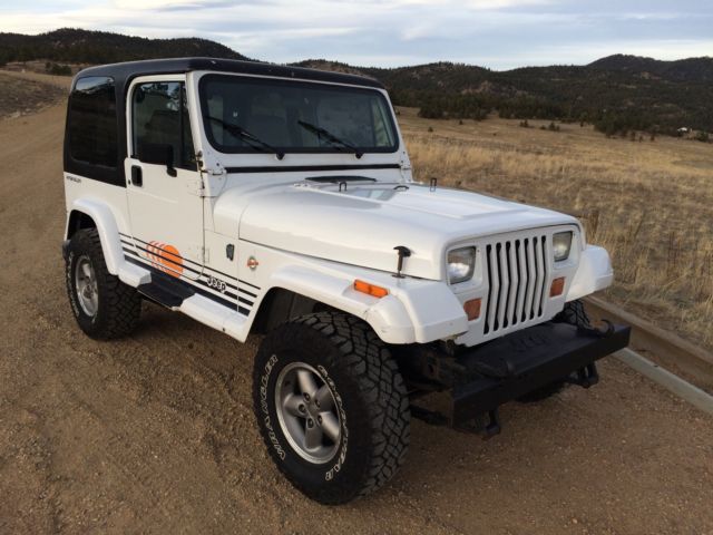 1992 jeep wrangler islander 4.0l 5spd hardtop 158k rust free white