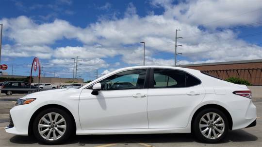 2018 toyota camry le