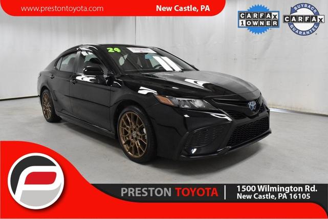 2024 toyota camry hybrid se