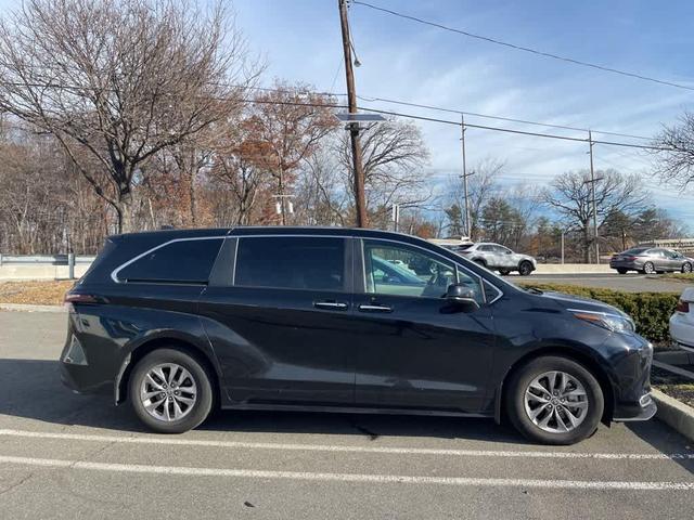 2023 toyota sienna xle