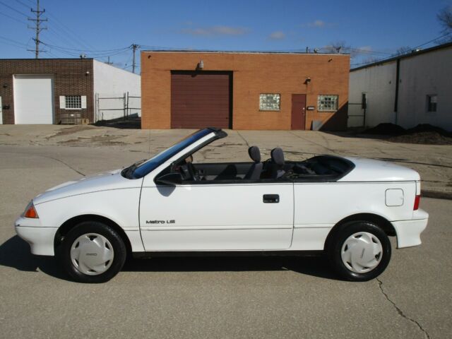 1991 geo metro lsi convertible - 67k miles - automatic - ac - excellent shape
