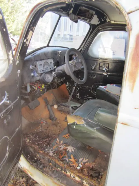 1940 international panel truck model d-2