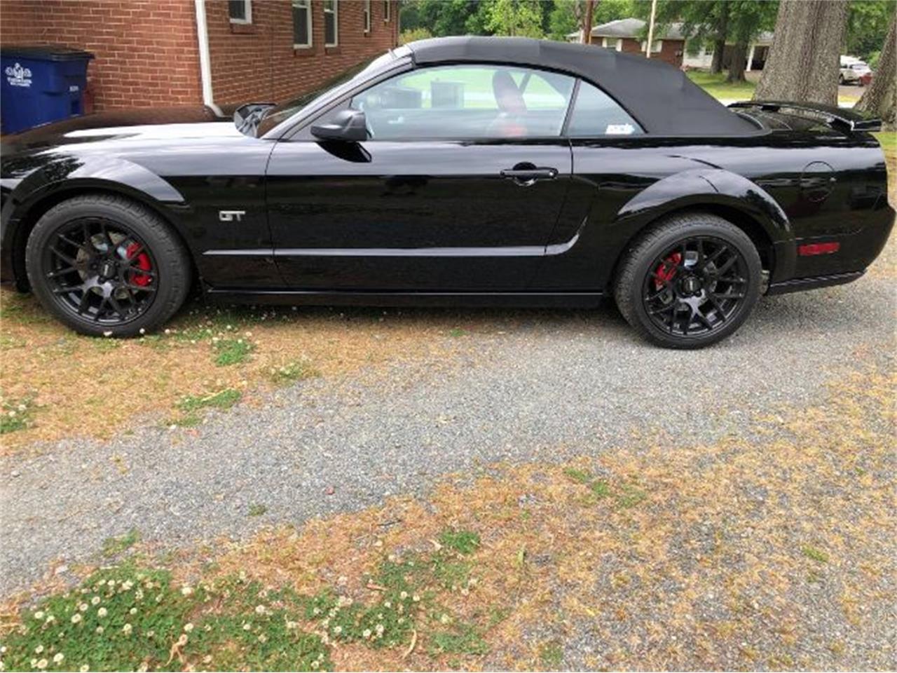 2005 ford mustang