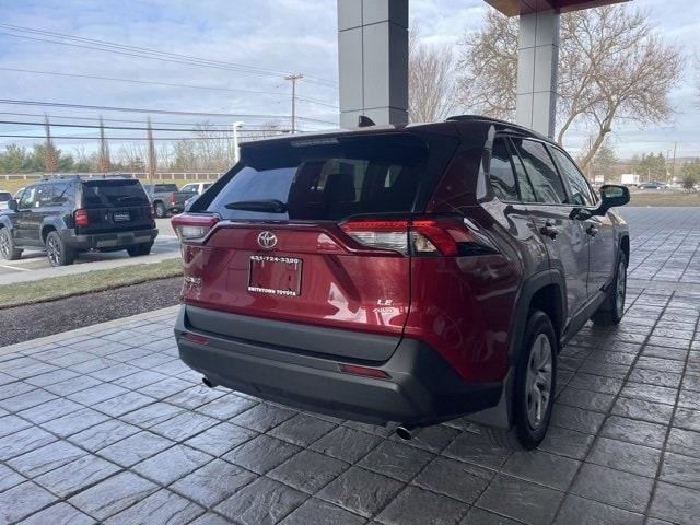 2021 toyota rav4 le
