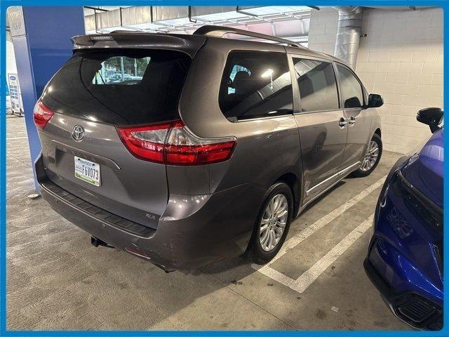 2017 toyota sienna