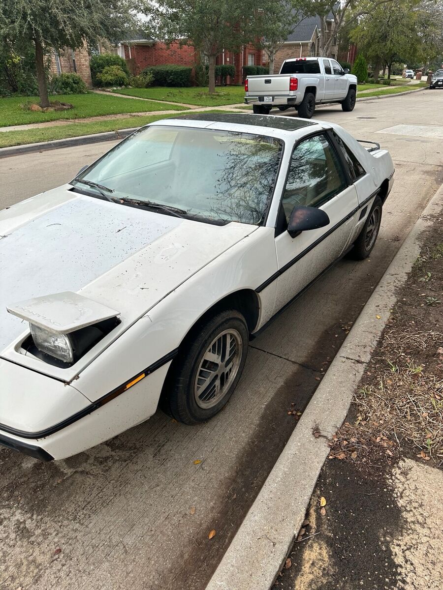 1984 pontiac fiero coupe white rwd manual se