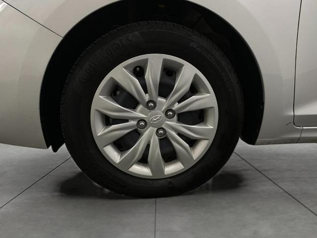 2021 hyundai accent se