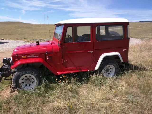 1972 toyota fj40 red, mostly original, 3 owners, great runner