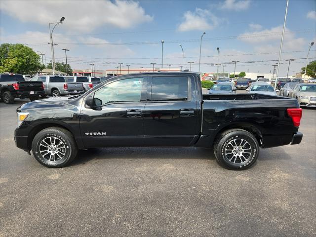 2022 nissan titan sv