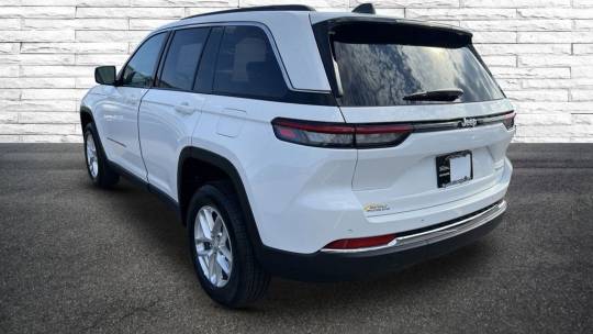 2024 Jeep Grand Cherokee laredo