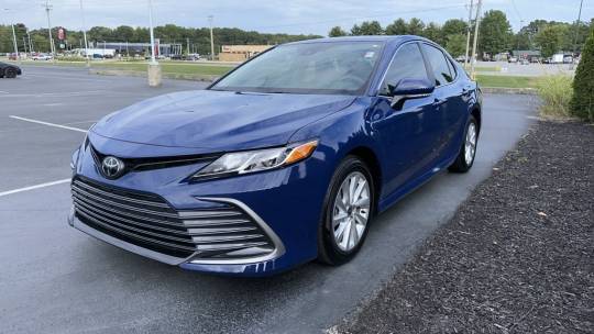 2024 toyota camry le automatic fwd