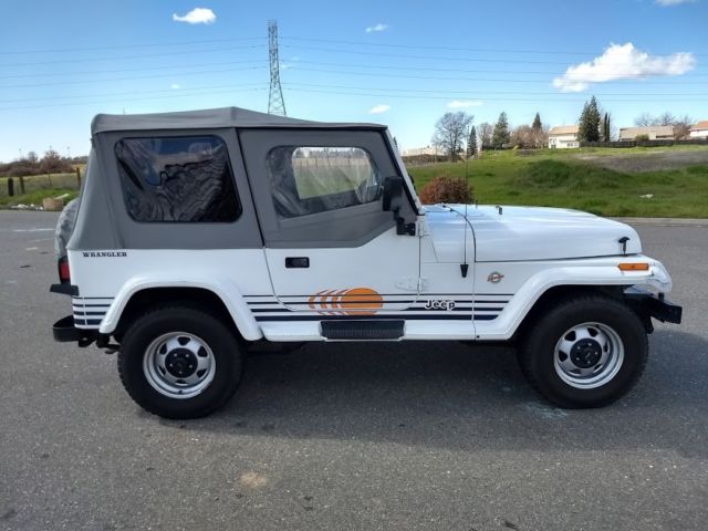 very clean, all original wrangler, 6cyl, fuel injected,98k orig miles-no reserve
