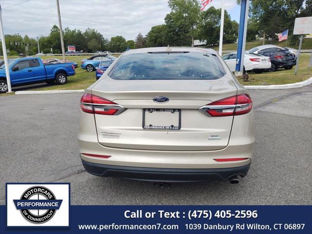 2019 ford fusion se