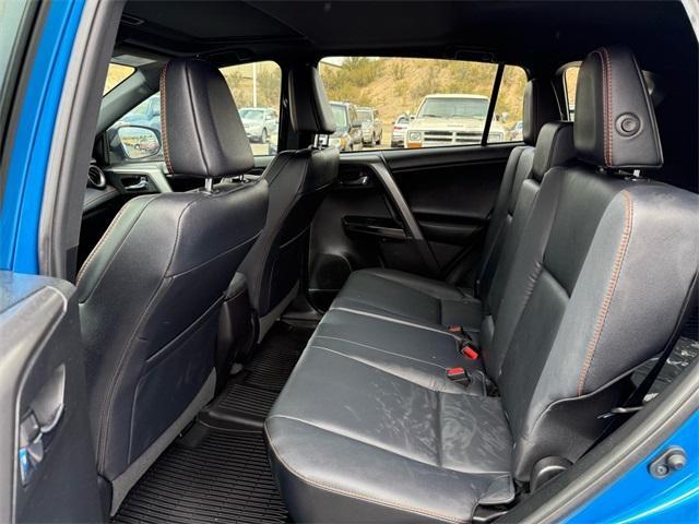 2017 toyota rav4 se
