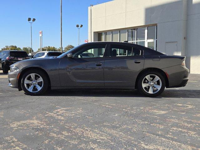 2016 dodge charger sxt
