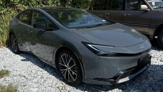 2024 toyota prius le