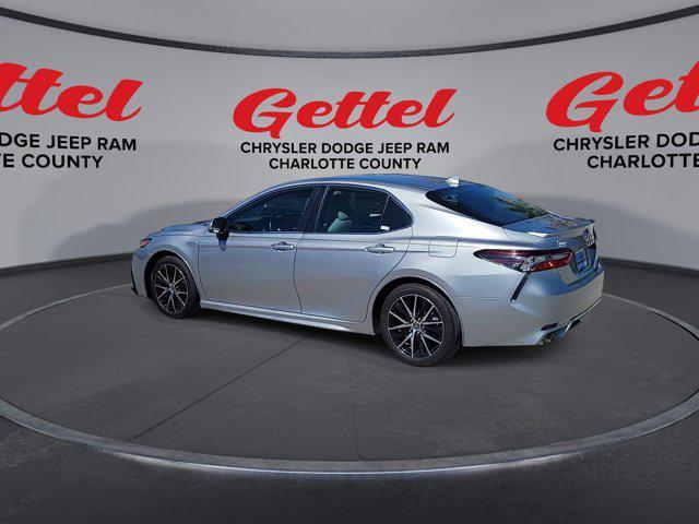2021 toyota camry se
