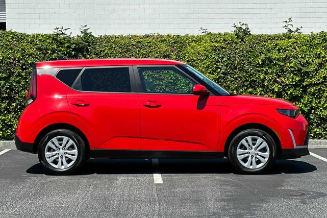 2023 kia soul lx