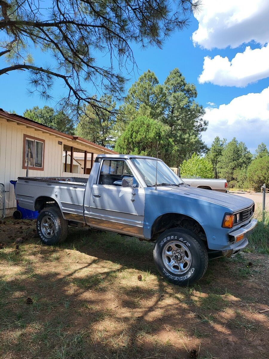 1982 nissan 720 pickup grey