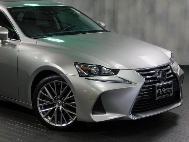 2019 lexus is 300 base