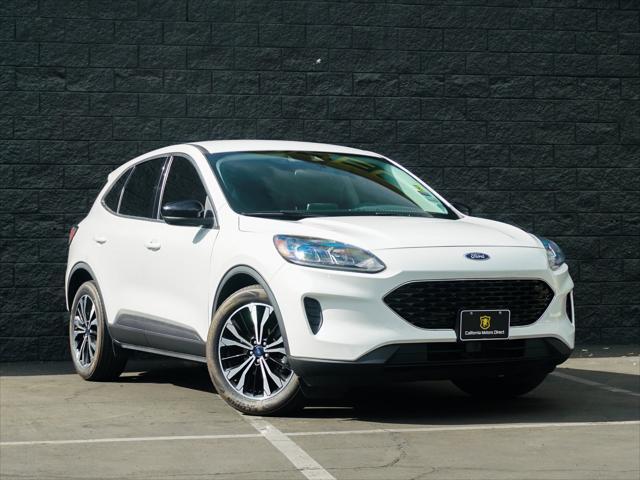 2022 ford escape se